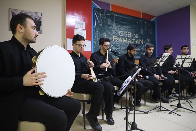 Kadir Gecesi’nde Öğrencilerimizle Aynı Sofrada Buluştuk